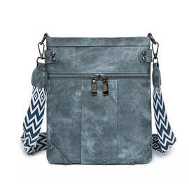 外贸新款欧美时尚女包新款柳钉斜挎女包前口袋铜拉链单肩斜挎包