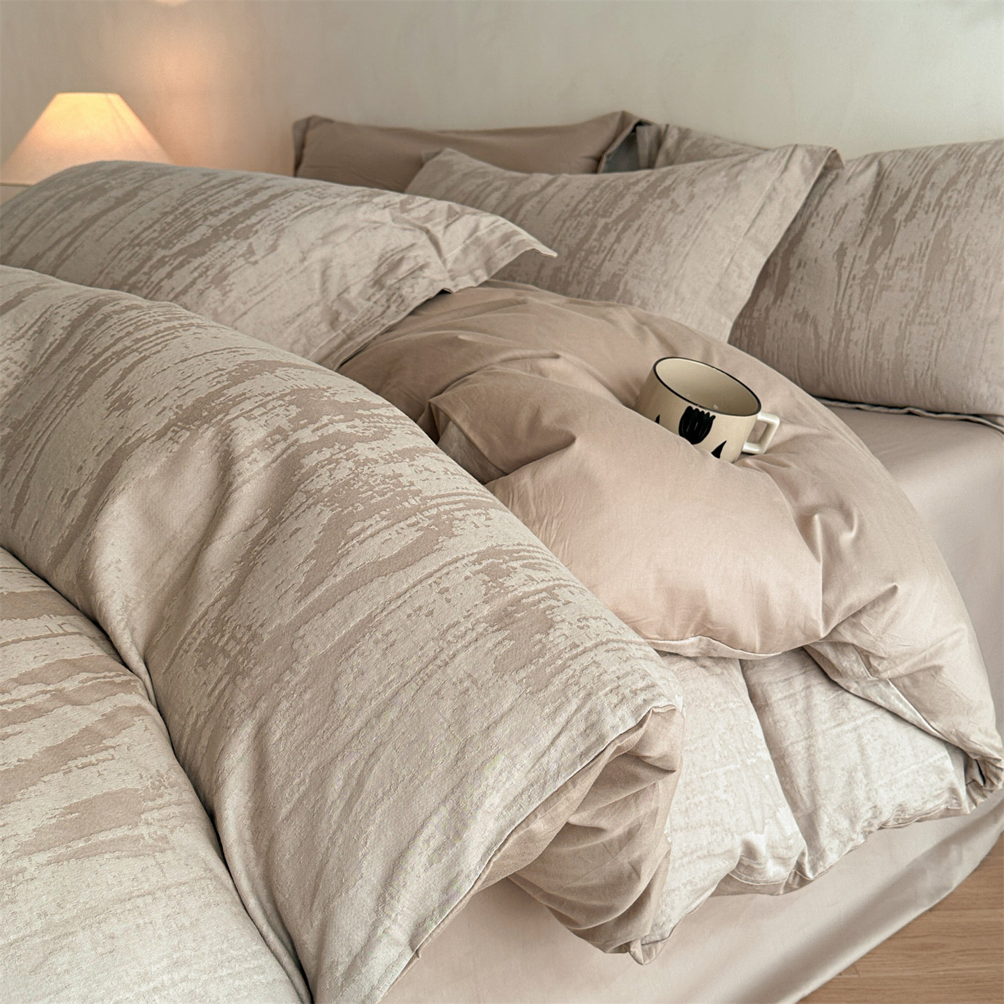100% algodón brillante relieve tridimensional jacquard de alta calidad cuatro piezas de ropa de cama tres piezas de regalo
