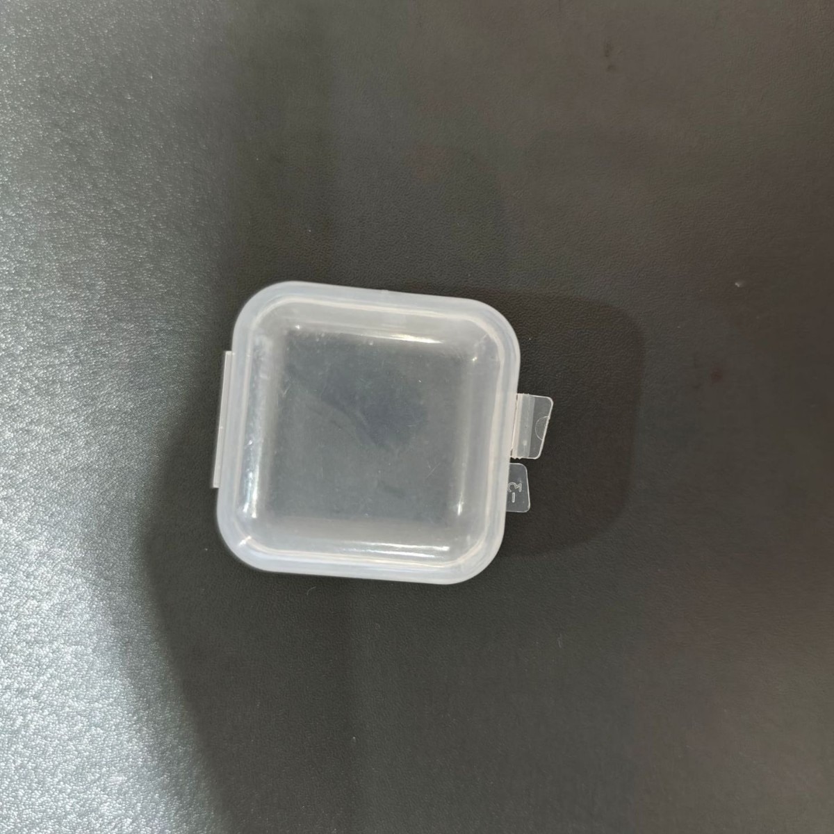 Caja de anillo de alta gama Joyería de boda antiimpacto Joyería de acero de titanio Anillo de acero inoxidable Joyería de mano al por mayor