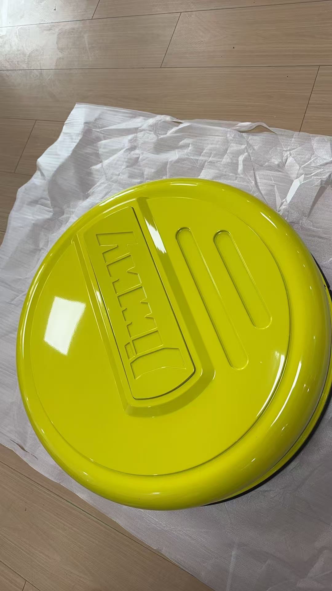 Suitable for 2019-2026 JB74 Jimny models: round hard-shell spare tire cover with zipper