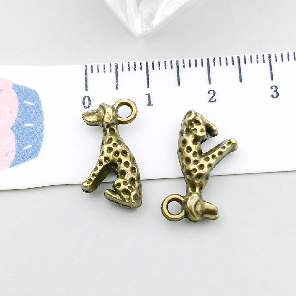 고대 녹색 점박이 앉아 있는 개 1마리-1.4g-16*9mm-20569