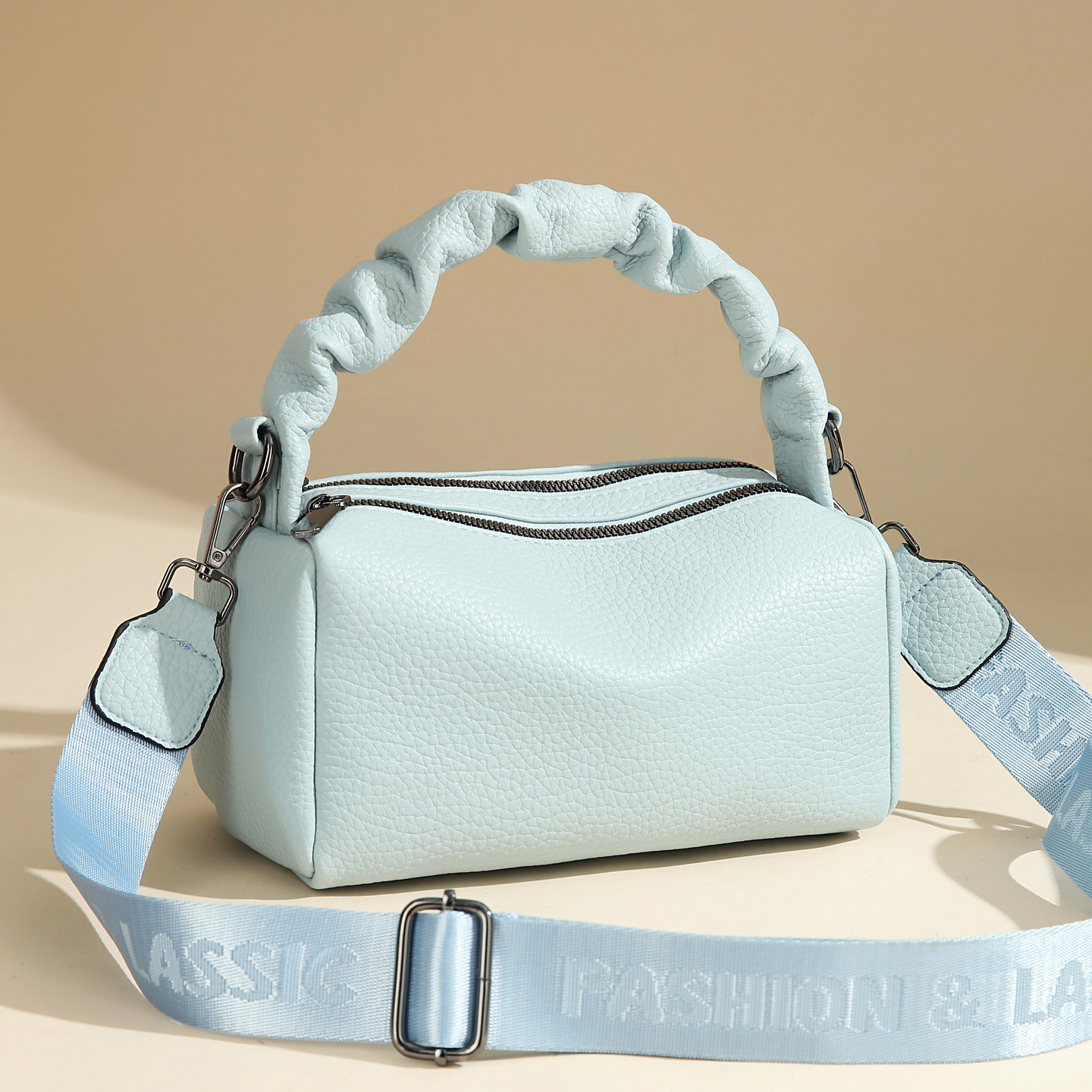 2025 nuevo bolso de mensajero de estilo perezoso de moda simple y versátil, hombro ligero de moda