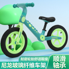 新型子供バランス車は足を踏まない2-3-6歳の男女の赤ちゃんのナイロンのスケート車の2輪の子供のスケート車です。