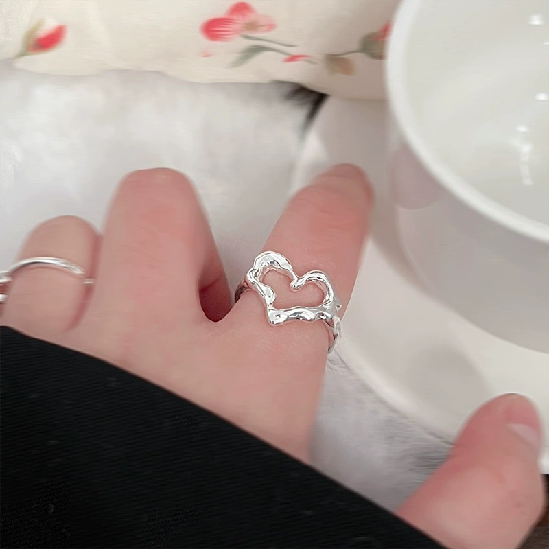 韓国版の不規則な925スターリングシルバーの女性用多用途リング、ニッチなインスタイルのデザイン、色あせしない組み合わせリング