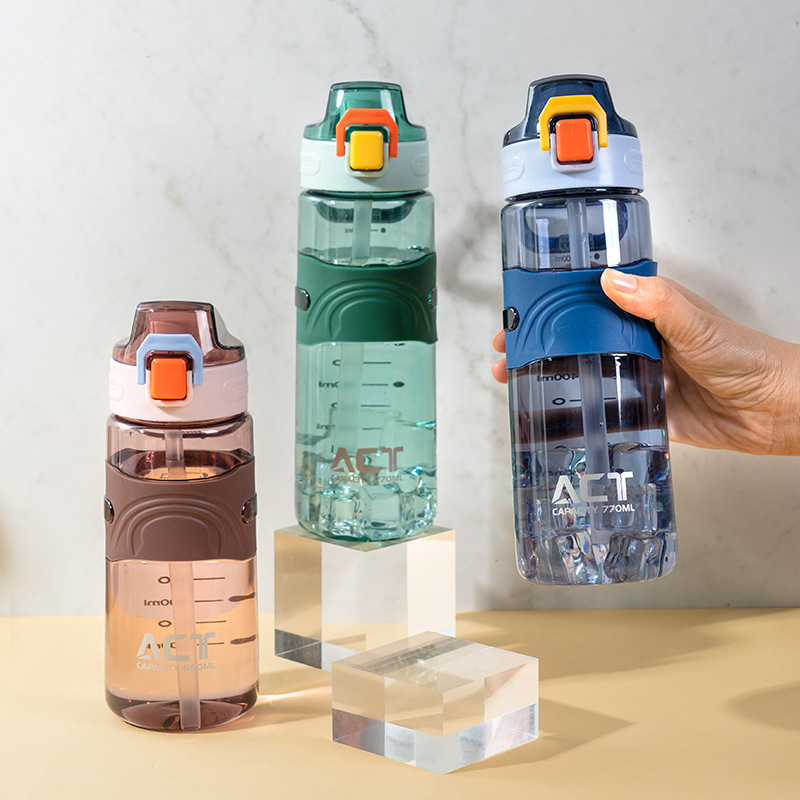 Yitong Fashion Sports Plástico Taza de agua portátil para estudiantes y niñas Tapa de rebote Tapa de botella de agua de gran capacidad con escala al por mayor