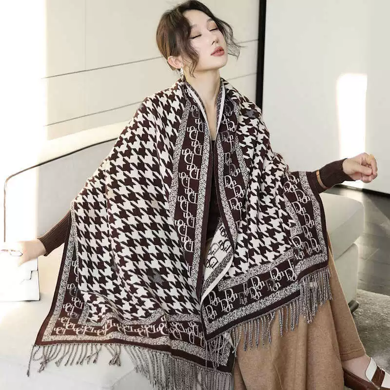 Demi-season warm scarf with letters, cloak with tassels made of faux fur, Korean style