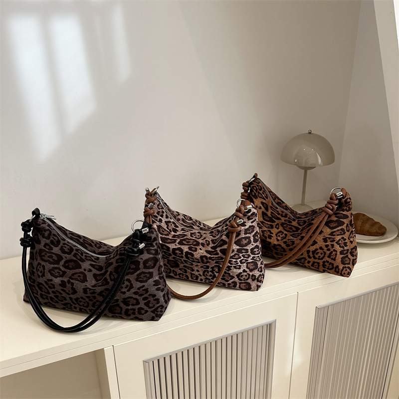 Bolsa de estilo retro para mujeres 2024 nueva moda de invierno estampado de leopardo de gran capacidad bolso de hombro para trabajar bolso de mujer