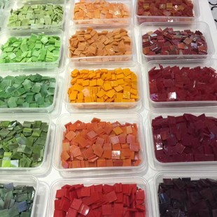 Cross-border wholesale and retail handmade DIY colored glass mosaic particles, mirror-plated glass 15 * 15mm