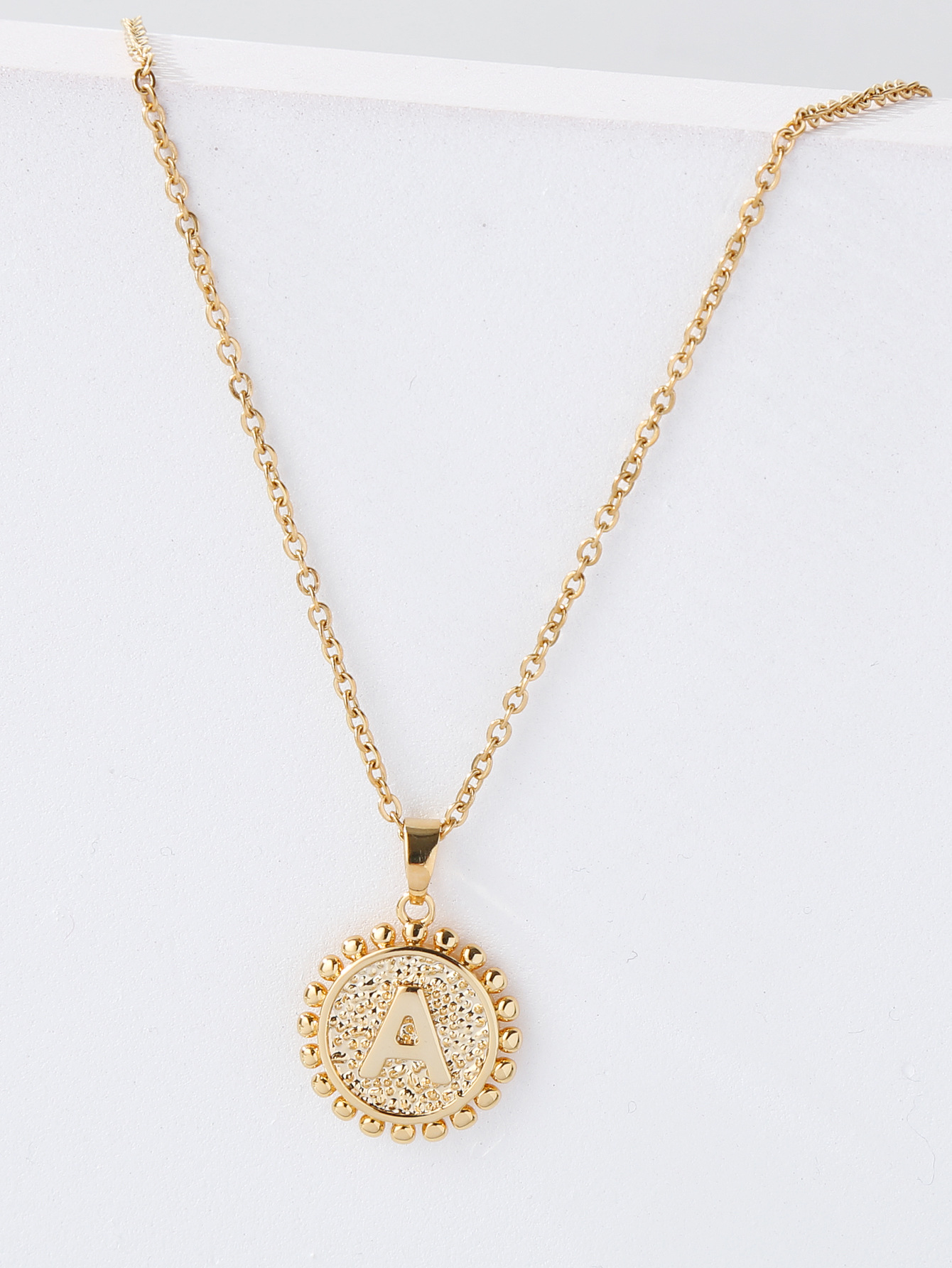 Mode Cuivre Plaqué Or 18k Lettres Un Collier Pendentif Double Face En Gros display picture 3