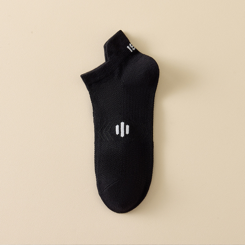 Nuevo hombre absorbe sudor y transpiración antiolor calcetines deportivos para correr otoño y invierno calcetines de fútbol desechables de la industria de calcetines