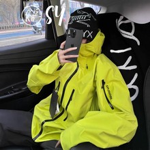 大牌同款荧光绿硬壳冲锋衣女2025新款春秋美式户外三合一情侣外套