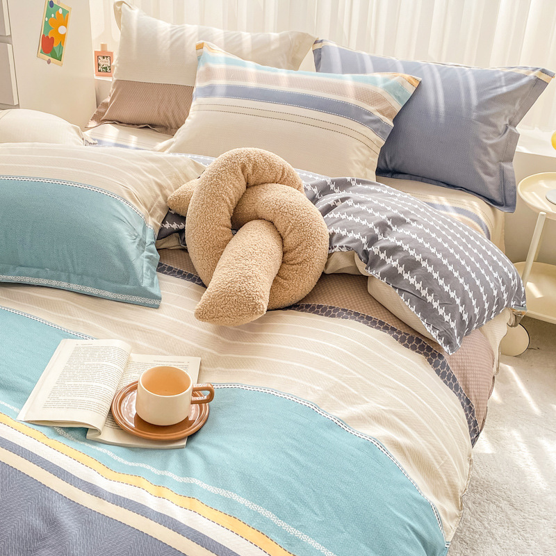 Nuevos productos de algodón único 180 × 200x230 estudiantes de dibujos animados dobles 100 algodón puro cubierta de edredón 1.5m mayorista