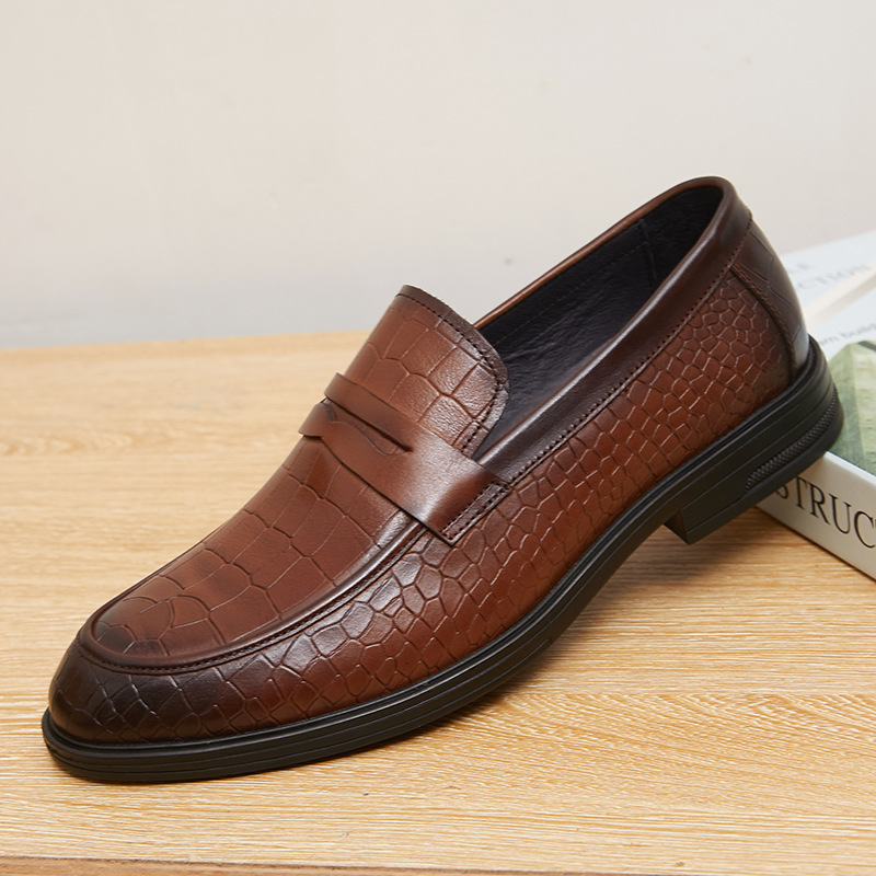 New professional men's business leather shoes with low heel embossed embossed working men's shoes_voghion.com