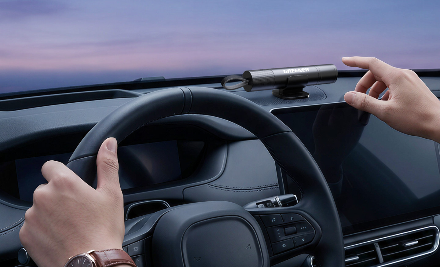 Green Forest Window Breaker Car Window Breaker with Cutter, 4-in-1 Car Hammer, Multifunctional Car Escape Tool
