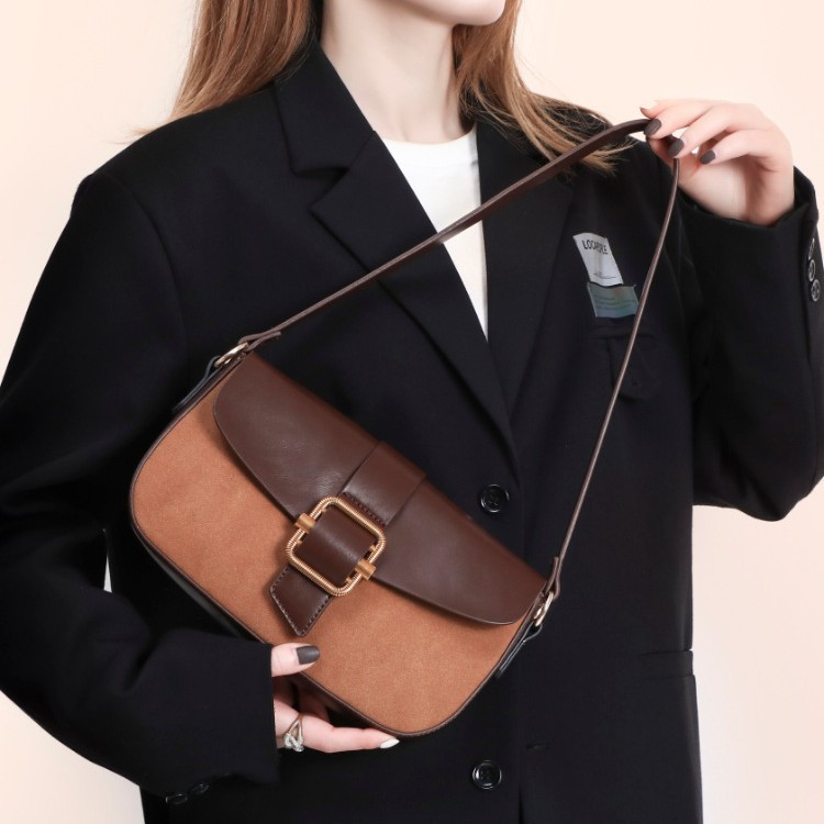 Bolsa de axila de costura mate de temperamento de alta calidad, diseño de nicho, bolso de hombro de color en contraste, bolso diagonal de viaje casual para mujer