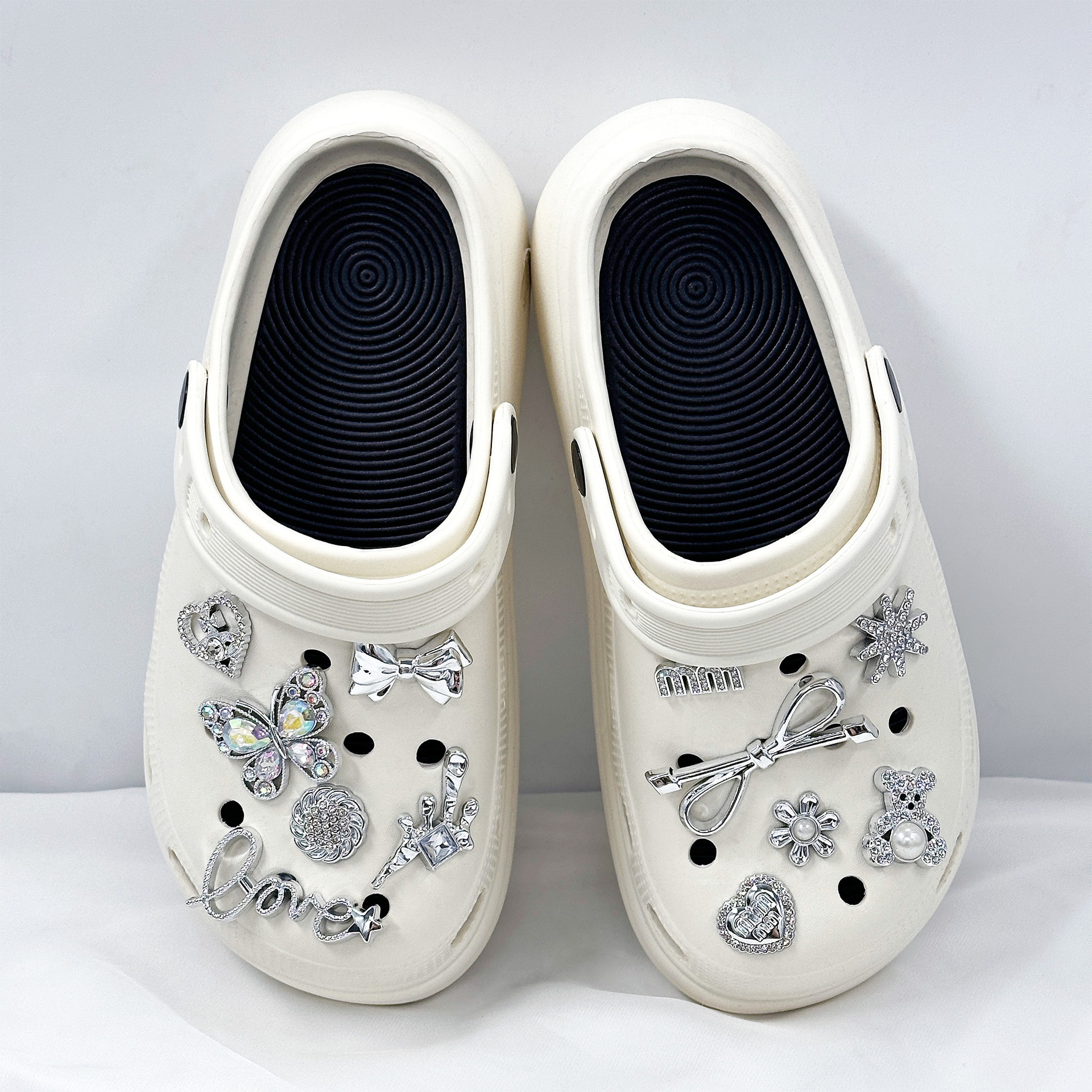 Nuevos accesorios de zapatos transfronterizos flor de plata cinco hojas de plata mariposa pequeña conjunto agujero conjunto de hebilla de zapatos