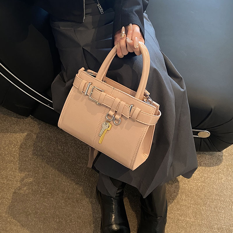 Tendencia versátil nicho bolso de mano de diseño mujer 2024 nuevo otoño invierno retro bolso de hombro bolso cuadrado de alta calidad