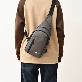 休闲背包;旅行包袋;通用双肩背包