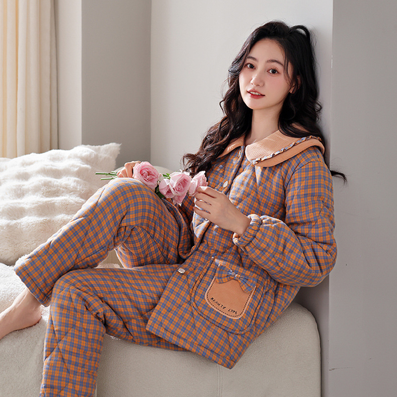 Pajamas Women's Winter Three-layer Woven Cotton Thickened Home Clothes for Middle-aged Mothers Warm fleece-lined Coral Fleece suit