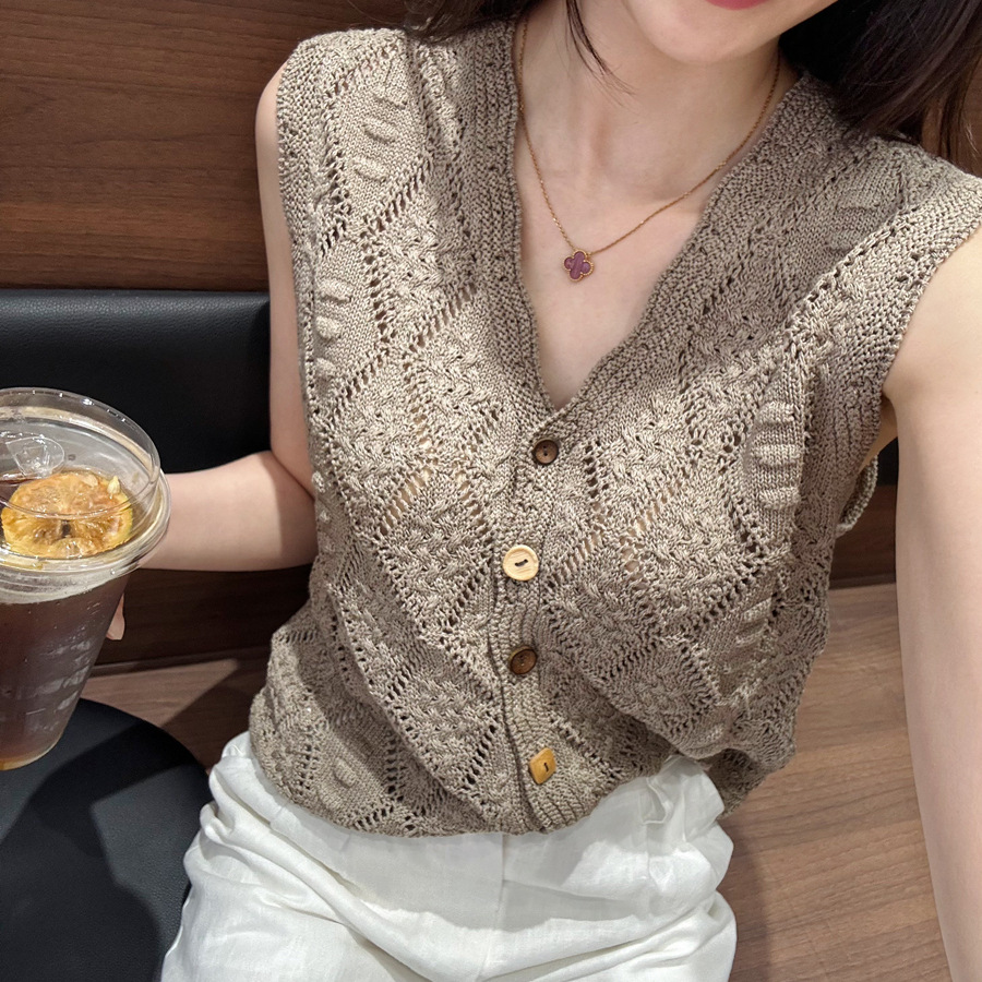 Áo ba lỗ dệt kim cổ V tay loe nữ màu nâu nhạt — nâu