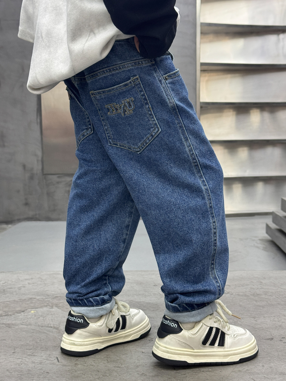 1199无水印58e3ced2a7611e74b7a8037