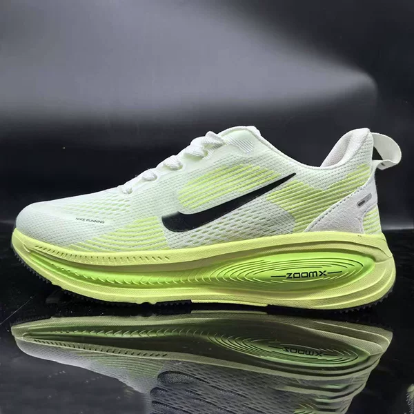 New Breathable Walking Shoes for Moon Landing, High-Elastic Mesh Surface, Cushioning and Shock Absorption, Ultra-Light Sports Shoes, Wear-Resistant, Running and Jumping, Lightweight and Casual