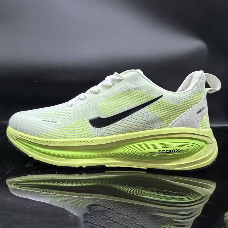 New Breathable Walking Shoes for Moon Landing, High-Elastic Mesh Surface, Cushioning and Shock Absorption, Ultra-Light Sports Shoes, Wear-Resistant, Running and Jumping, Lightweight and Casual