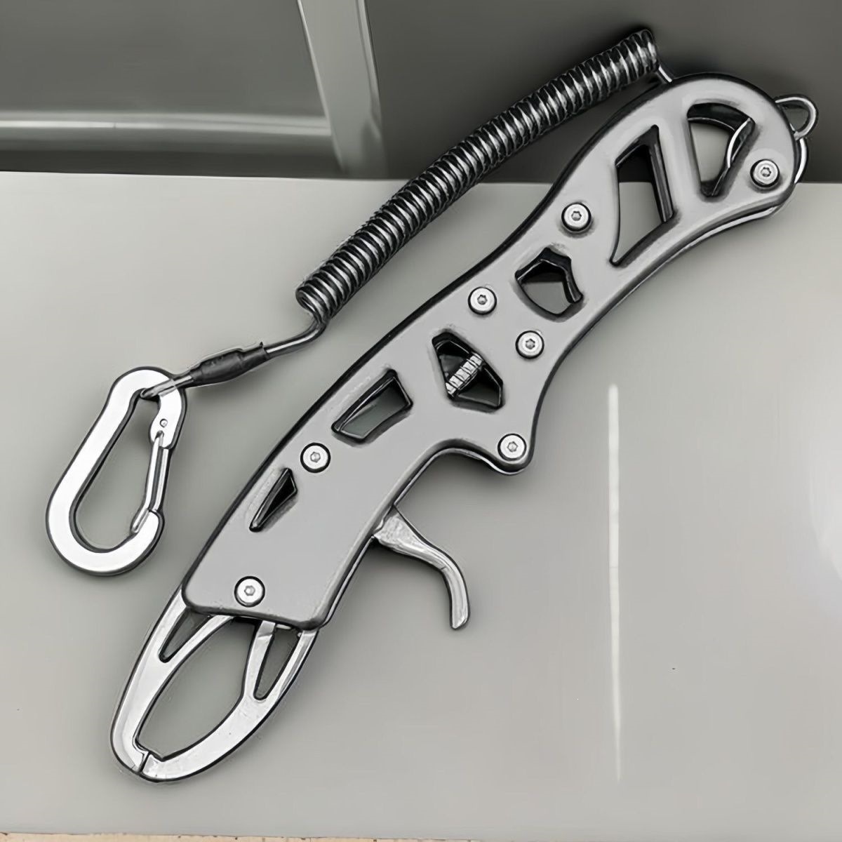 New plaid-pattern stainless steel fishing pliers with fish control device, used for opening loops, tying lines, and removing hooks, specifically designed for outdoor fishing