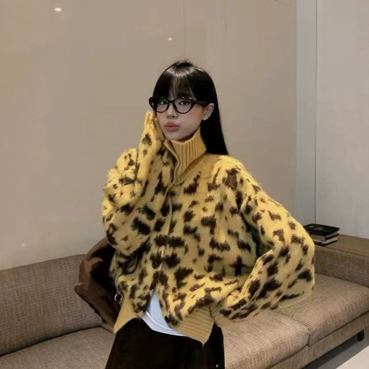 Amazon Retro Style Loose Leopard Print Jacquard Sweater Coat for Women 2026 Autumn and Winter Thickened Fashion Casual Knit Cardigan
