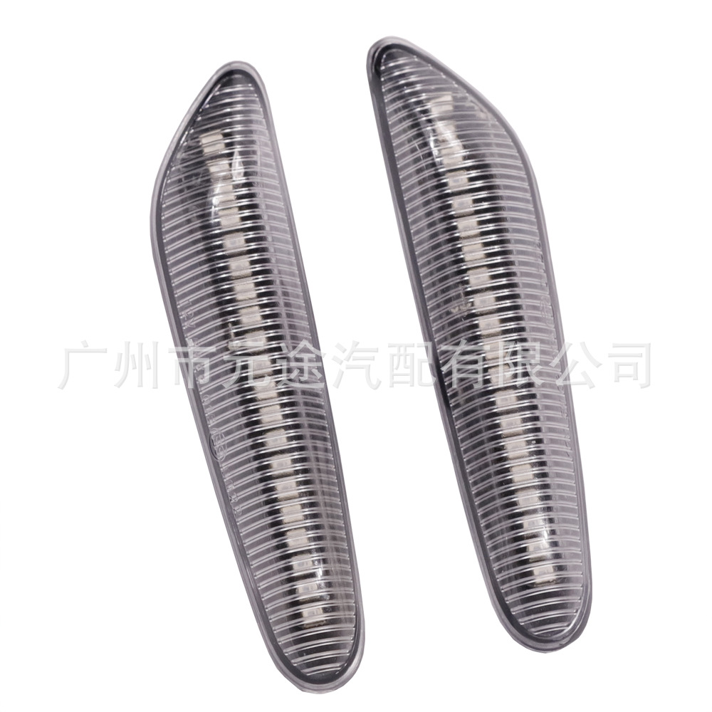 Suitable for BMW 3 Series 5 Series E39 E46 E60 E81 E84LED leaf side light running water turn signal