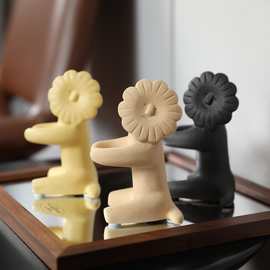 欧式创意小狮子抽象艺术陶瓷摆件家居样板间儿童房书房桌面装饰品