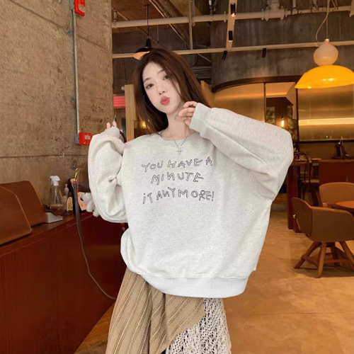 Women's Cozy Warm Crewneck Sweatshirt for Autumn/Winter, Loose and Comfortable, Relaxed Fit, Versatile Casual Hoodless Top