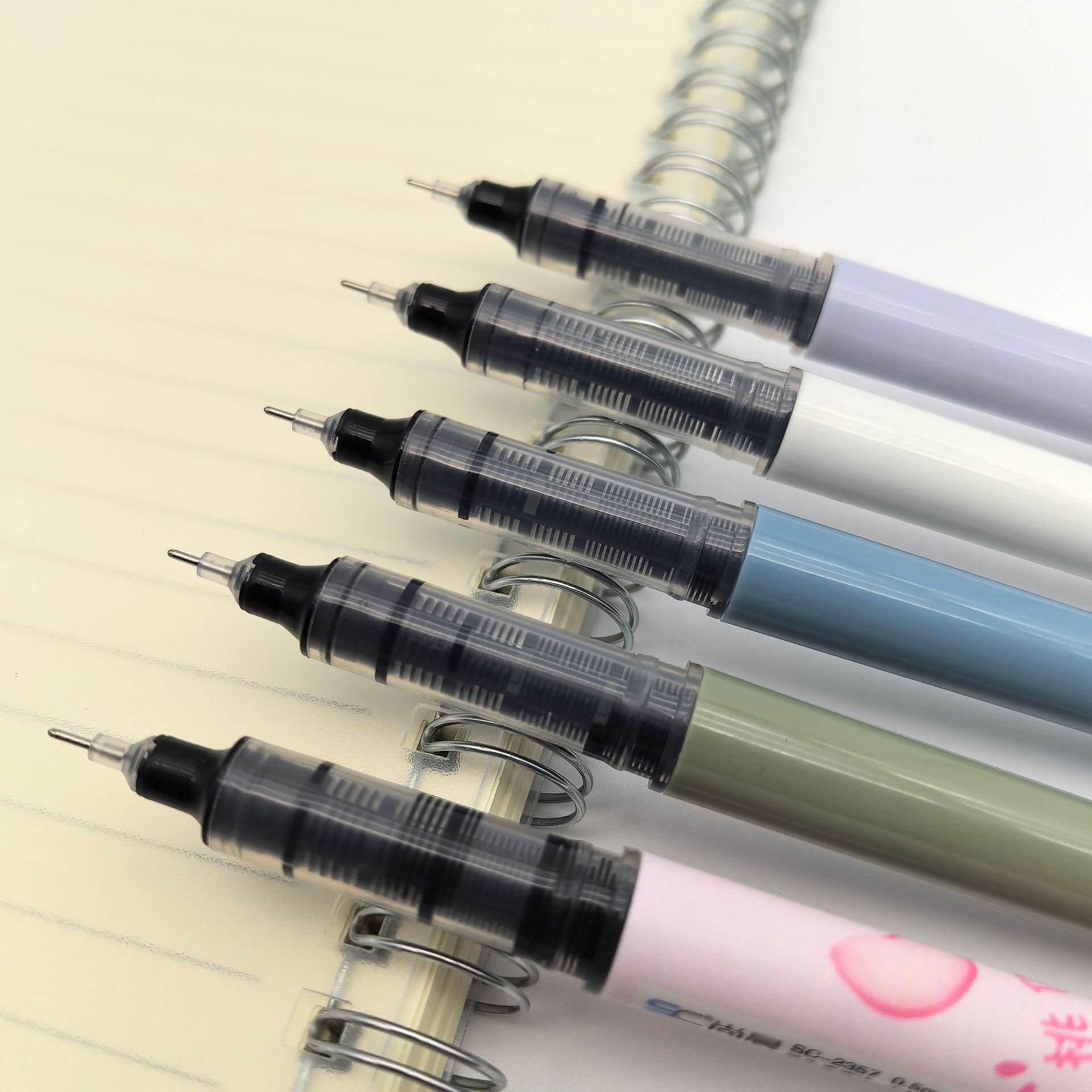 Bolígrafo líquido directo de gran capacidad 0.5 bolígrafo neutro de velocidad de secado de tinta continua puede personalizar bolígrafo neutro de transferencia de calor para estudiantes