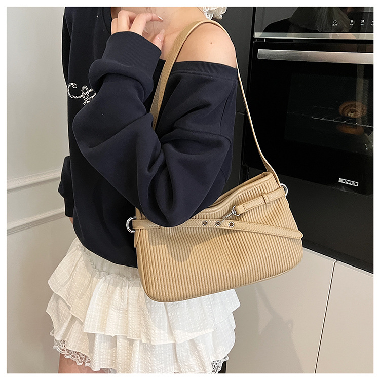 Large-capacity women's summer 2025 new fashion crossbody bag, Korean-style casual single-shoulder armpit commuting bag for work undefined