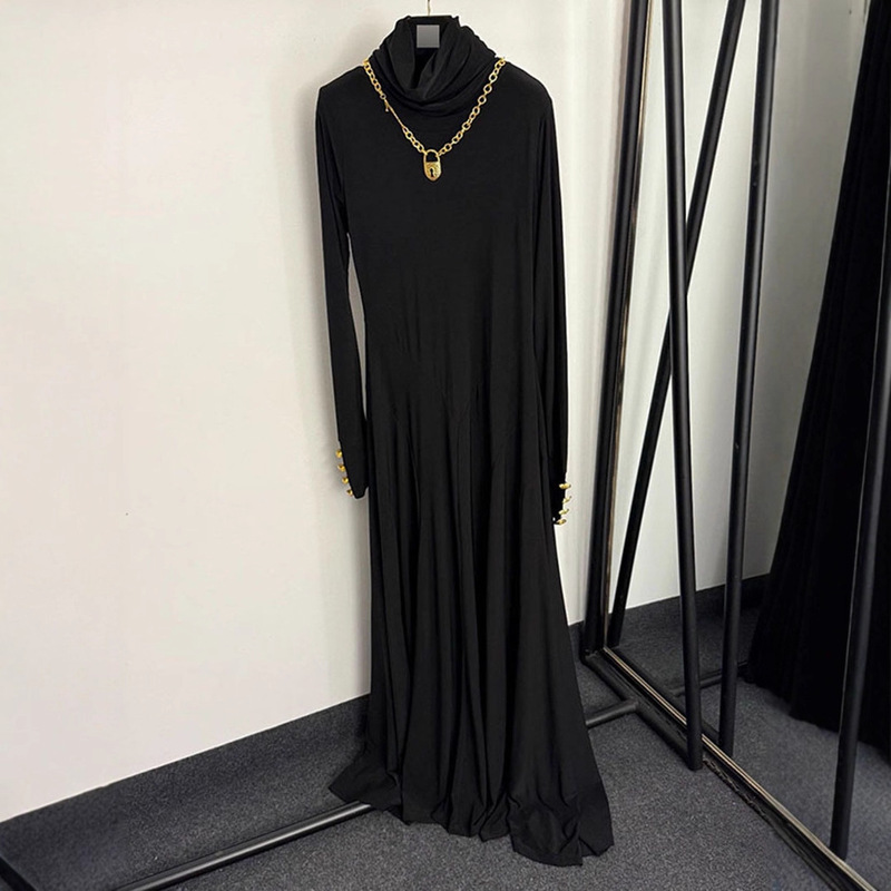 New Fashion Slimming Waist High-Neck Pullover Long-Sleeve Dress with Gold Lock Necklace New Fashion Slimming Waist High-Neck Pullover Long-Sleeve Dress with Gold Lock Necklace