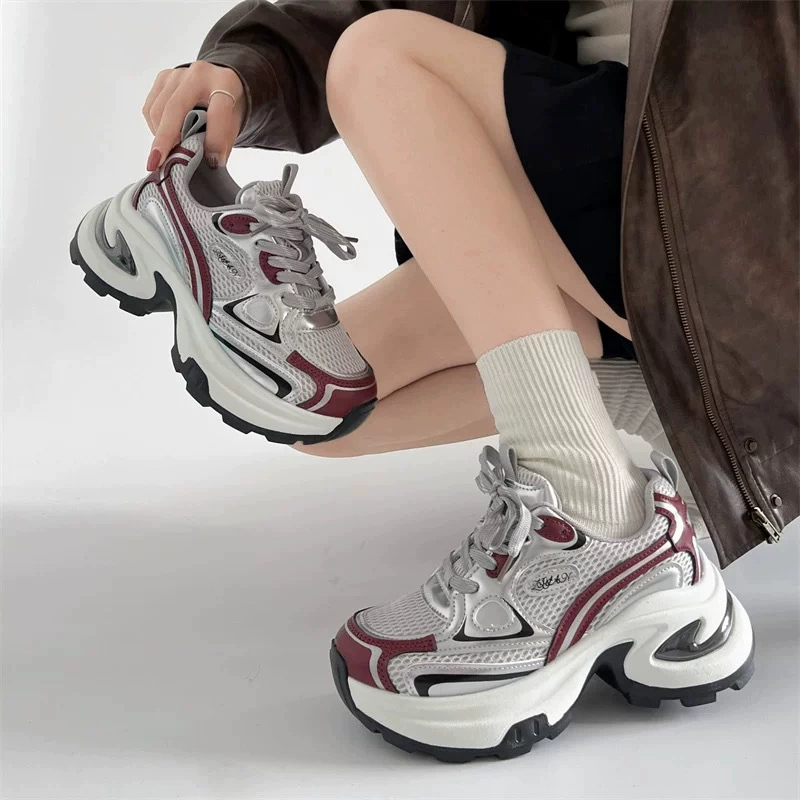 Модные легкие кроссовки на платформе для женщин 2025, новые летние повседневные универсальные спортивные туфли