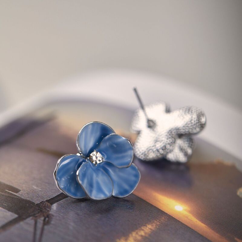 [Iris Blue] Elegant Blue Retro Iris Flower Butterfly Orchid Earrings Mosquito Coil Disc Ear Clip Without Pierced Ears