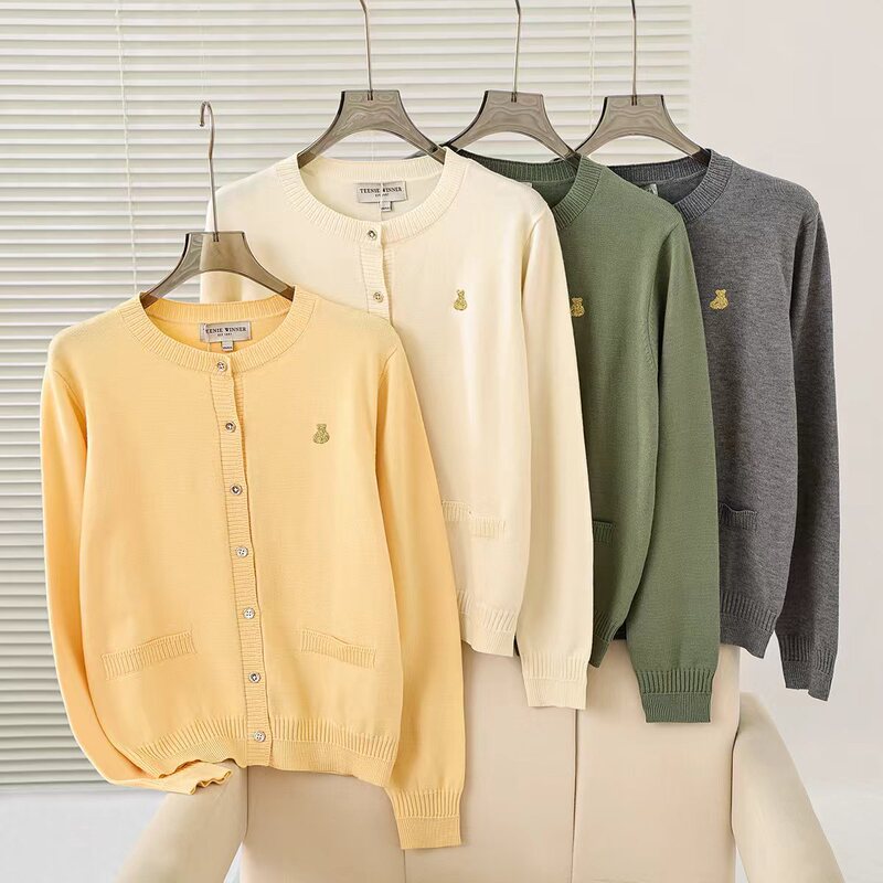 2026 Autumn/Winter New Collection: Casual, minimalist knit cardigan in a preppy style for women, TTKC26A49E2GHK 2026 Autumn/Winter New Collection: Casual, minimalist knit cardigan in a preppy style for women, TTKC26A49E2GHK