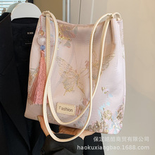 新中式大容量包包女2024新款时尚通勤单肩包国风汉服包托特水桶包