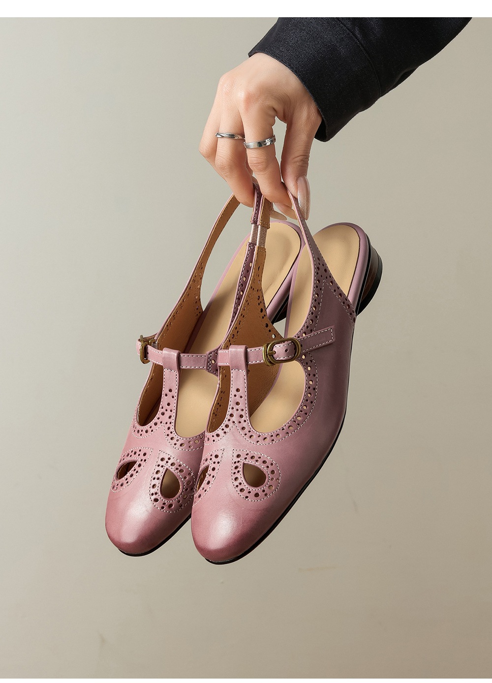Sandal nữ quai ngang mũi kín da bò cổ điển gót thấp — màu nâu chi tiết 19