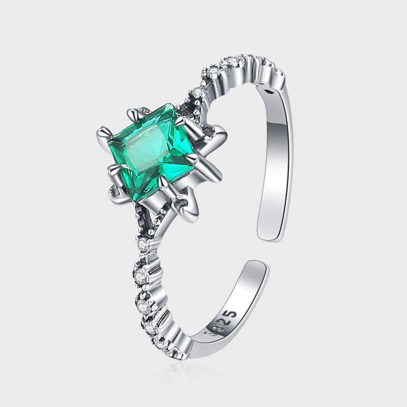 Retro green small design elegant universal one size ring with zircon