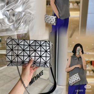 �ձ��¿� 8���޶��R���z�Ұ����朗l��Ҹ�°ٴ�μ�б�淽��Ů��