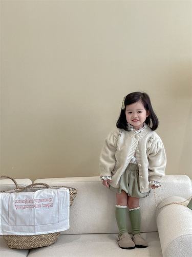 Korean children's clothing 2024 new spring girls' embroidered knitting cardigan floral top corduroy shorts