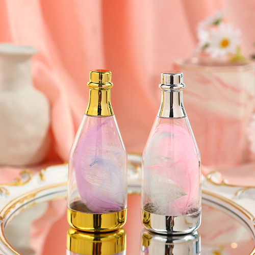 Factory direct sales champagne bottle wedding sugar box transparent small wine bottle wedding sugar box souvenir foreign trade candy box