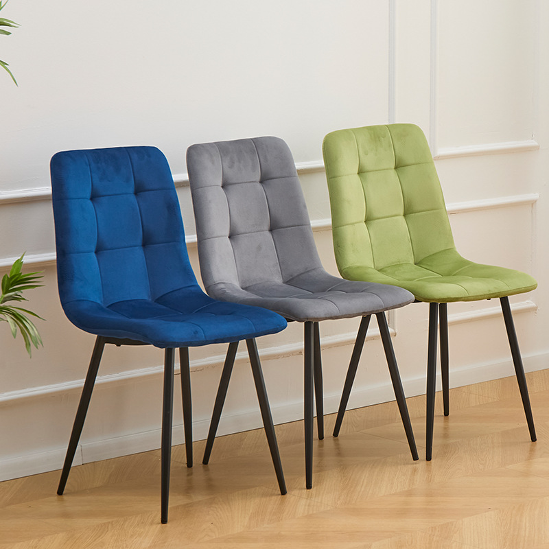 Silla de comedor minimalista moderna silla de respaldo de color de hierro forjado para el hogar, restaurante, hotel, negociación de lujo ligero, silla de ocio de paquete suave