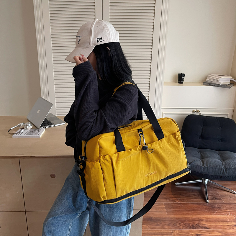 노란색