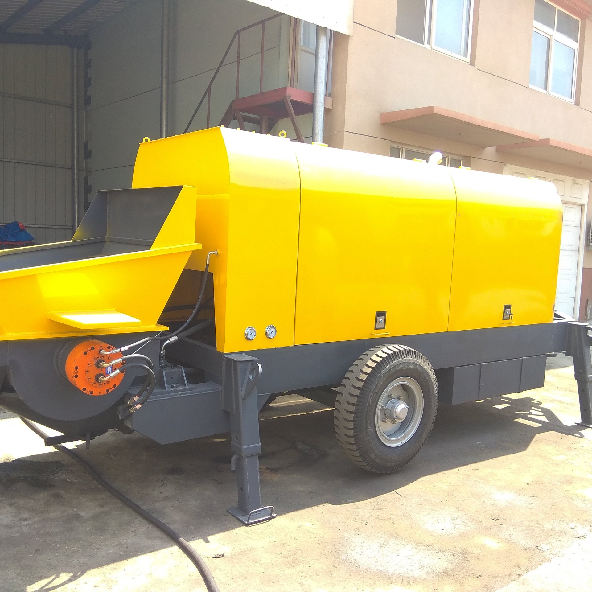 混凝土输送泵批发 混凝土地泵 140千瓦道依茨柴油机拖泵 80柴油泵