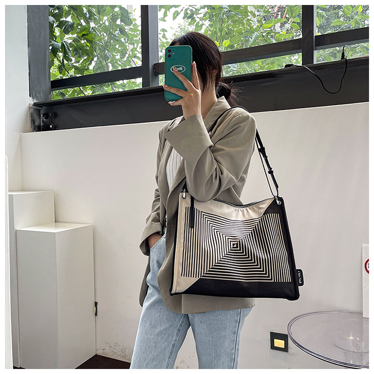 Wholesale Geometric Lines Canvas Large-capacity Tote Bag Nihaojewelry display picture 6