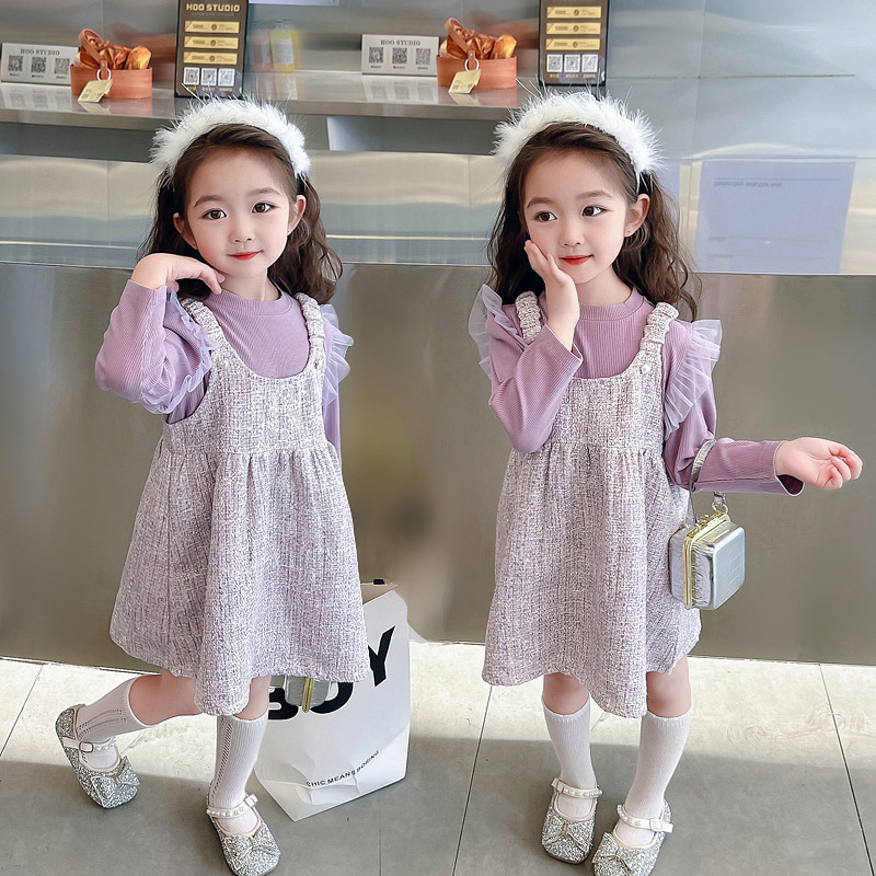 Conjunto de dos piezas para niñas estilo pequeño y elegante, con encaje y tirantes – moda otoño.