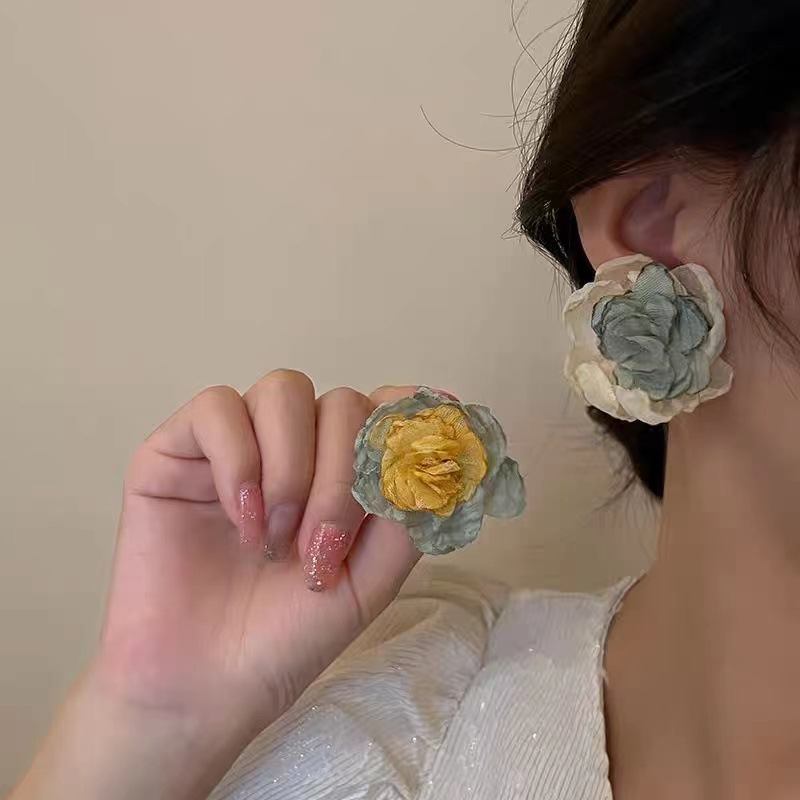 1 Par Estilo Ig Dulce Flor Hecho A Mano Tela Aleación De Cobre Pendientes display picture 3